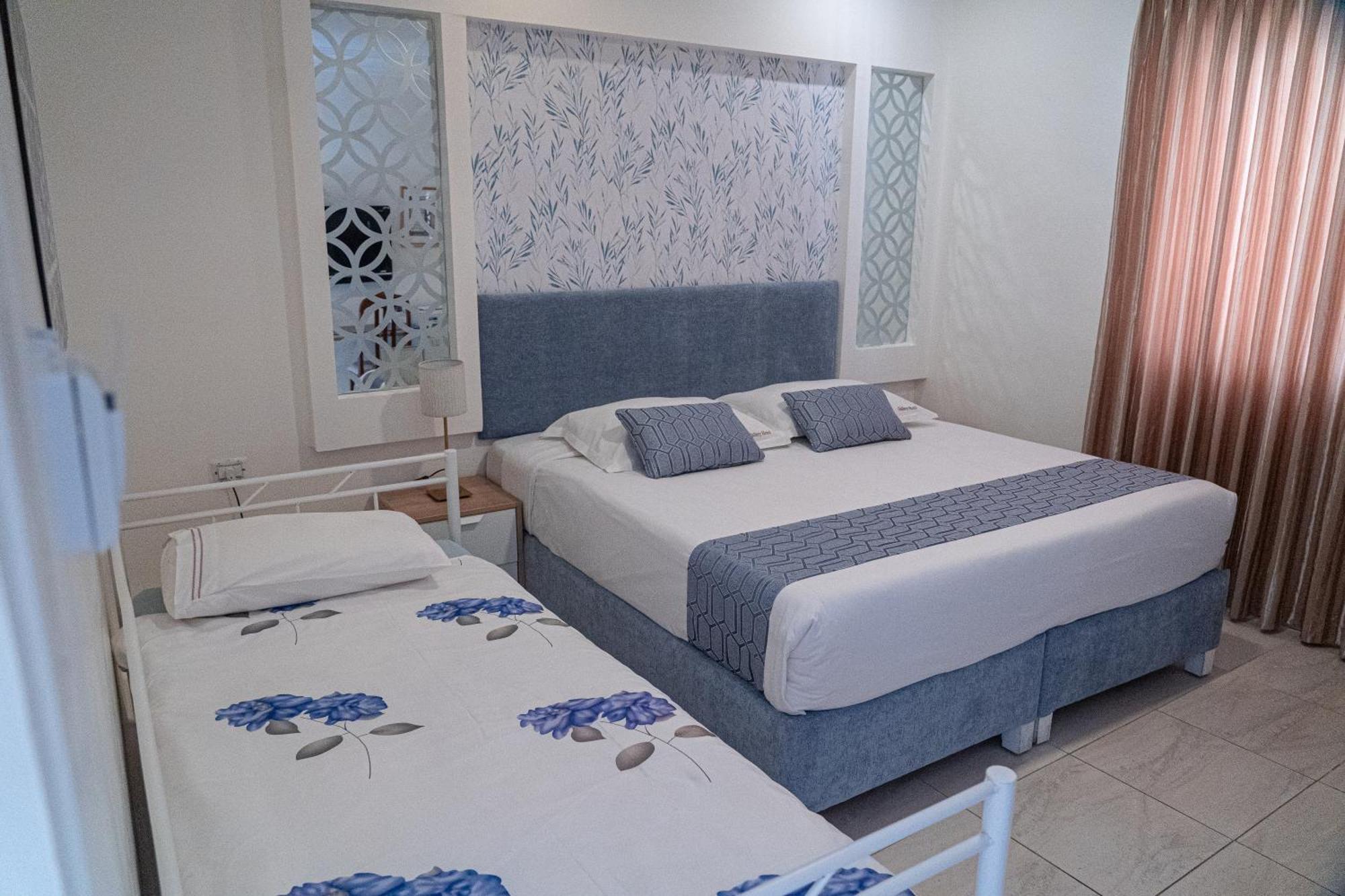 Gallery Hotel Амман Экстерьер фото